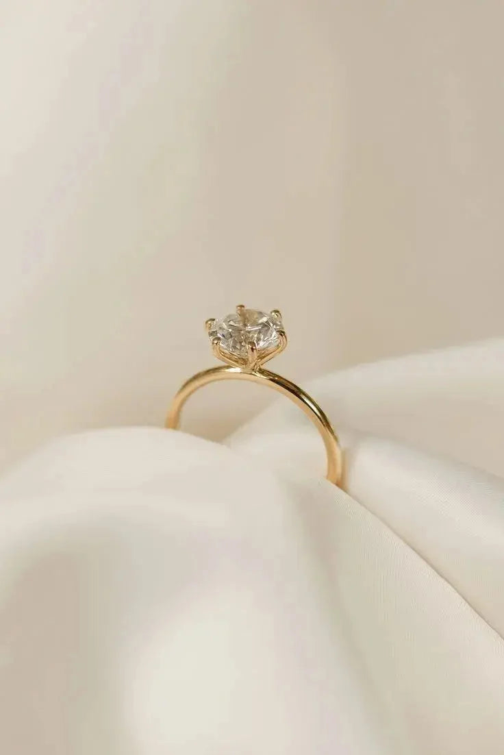 Golden Solitaire Ring ๐โจ