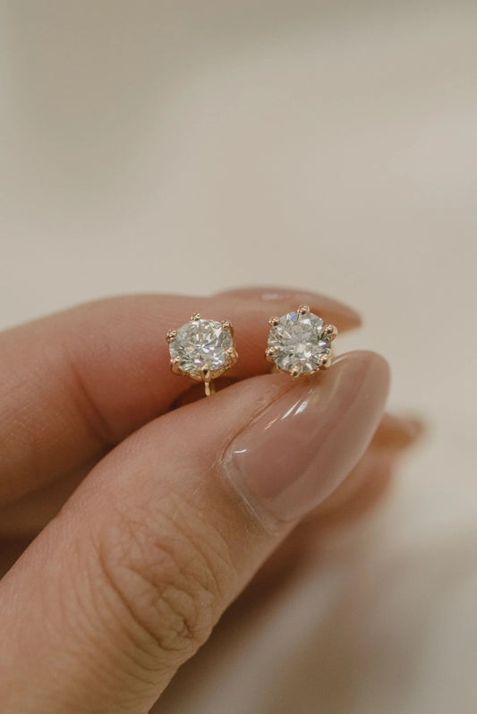 Classic Solitaire Crystal Stud Earrings ✨💎